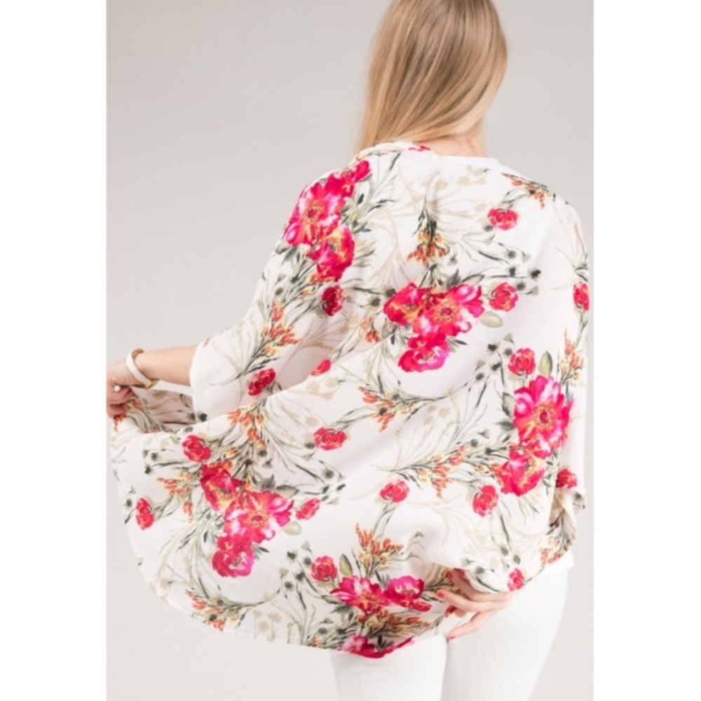 ONE SMALL LEFT🌟Floral Cardigan🌸🌼 - Picture 2 of 7
